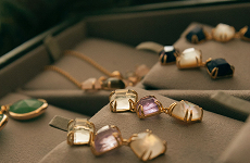 Ohrringe mit Edelsteinen