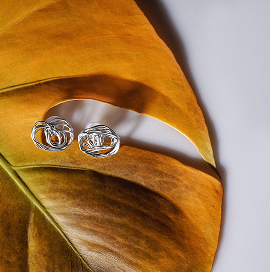 Anhänger mit blauem Edelstein